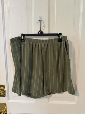 Ruby & Wren Olive Green Striped Lightweight Women’s Shorts